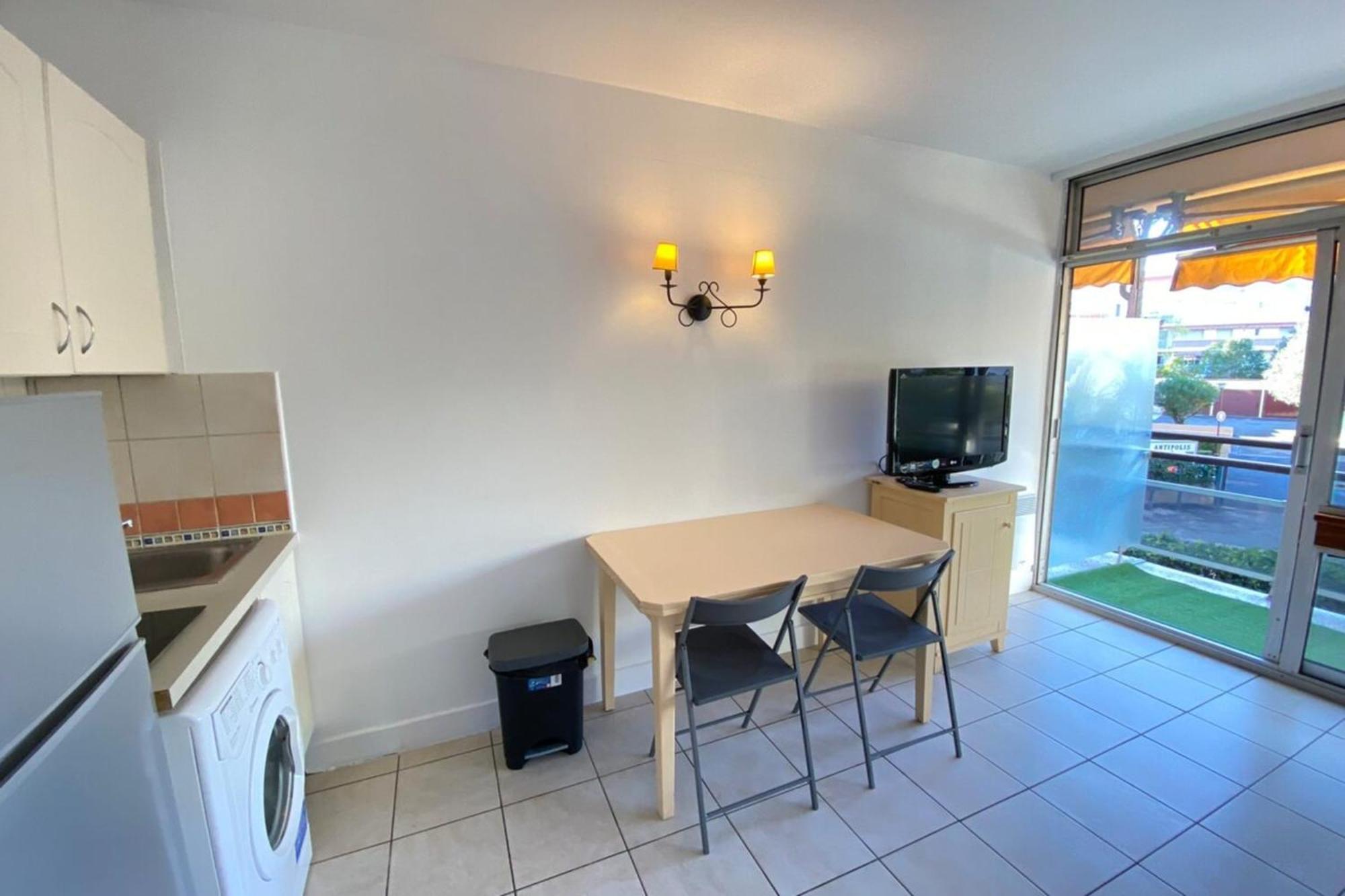 06U - Beautiful Studio In Residence - Swimming Pool And Tennis Court Saint-Laurent-du-Var Exterior photo