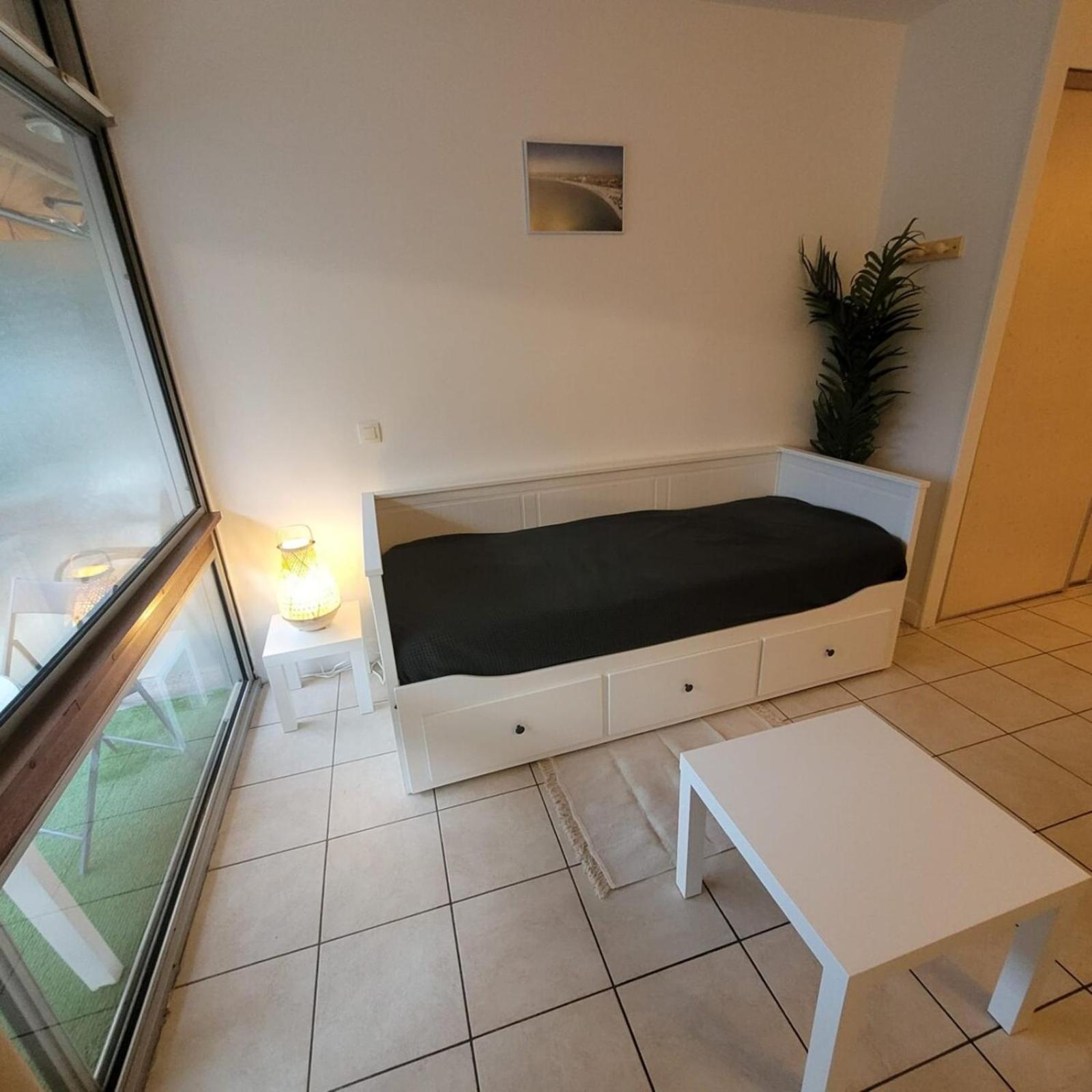 06U - Beautiful Studio In Residence - Swimming Pool And Tennis Court Saint-Laurent-du-Var Exterior photo