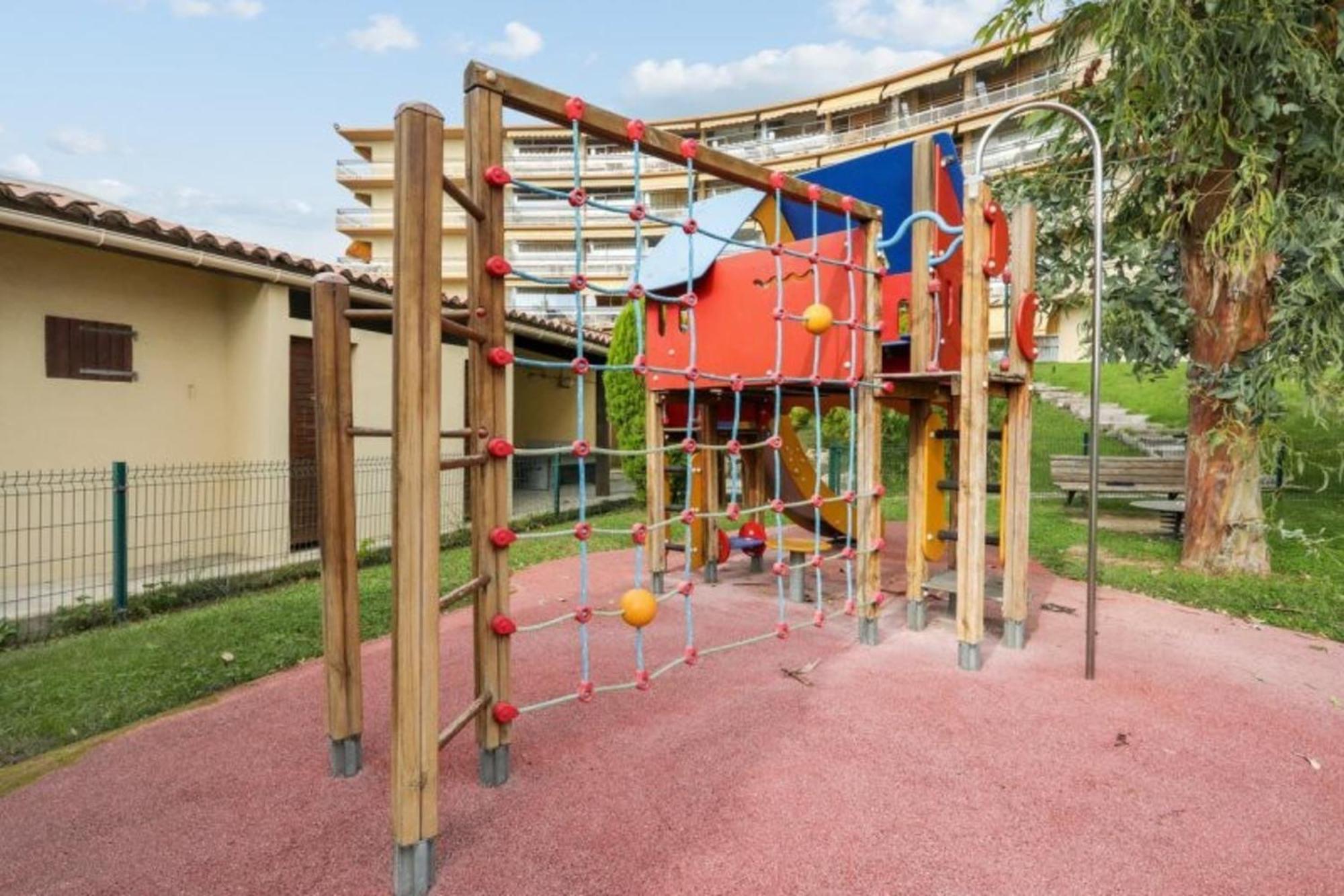 06U - Beautiful Studio In Residence - Swimming Pool And Tennis Court Saint-Laurent-du-Var Exterior photo